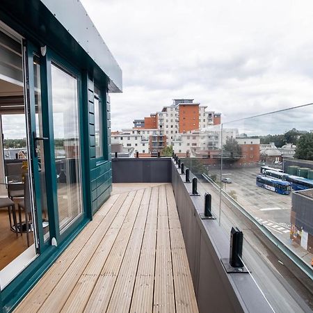 Two Bed Flat With Wrap Around Terrace Near Legoland, Windsor, Tube Station Apartment Slough Exterior foto